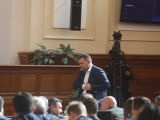Пеевски заведе съдебен иск в САЩ срещу санкциите по Магнитски (Обзор)
