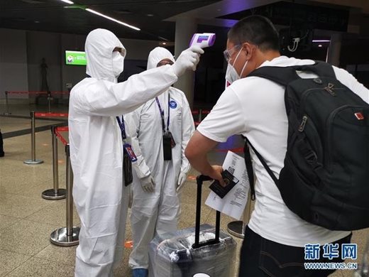 Пекин възобнови директните международни полети със строги мерки за превенция и контрол