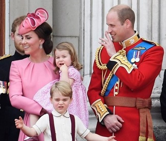 Уилям, Кейт, Джордж и Шарлот на рождения ден на кралица Елизабет