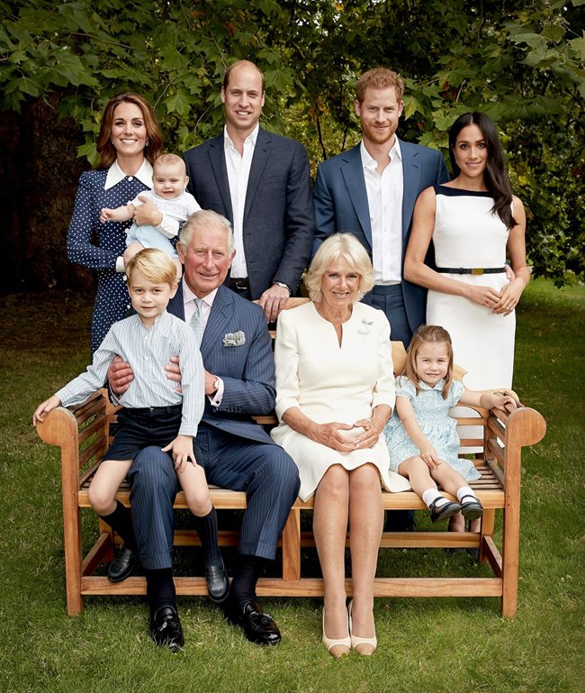 Кадър от фотосесията за рождения ден на принц Чарлз, заснет с цялото си семейство Снимка: Ройтерс