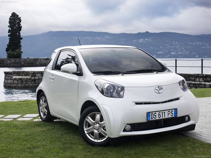 Toyota iQ, на пазара от 2008 г. до 2015 г., също се оказва потенциално опасен.