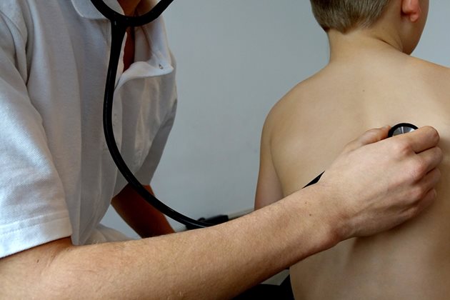 23 998 деца не са имунизирани с някоя от дозите ваксина срещу коклюш през изминалата година.