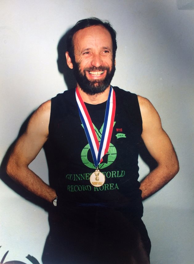 Костадин с медала от Гинес за рекорда му в Сеул