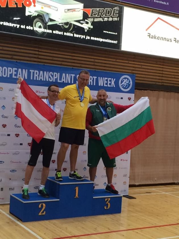 Евгени с първи си медал от шампионата във Финландия. След него завоюва и 1 златен и 3 сребърни.