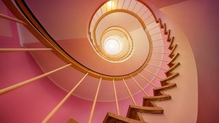 Синдромът на стълбището – как да не падаме в плена му