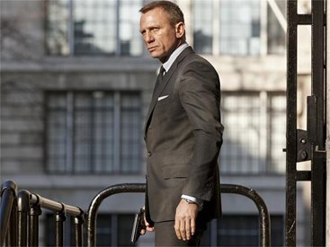 Сравняват „007 Координати: Скайфол”  с „Черният рицар възкръсва”