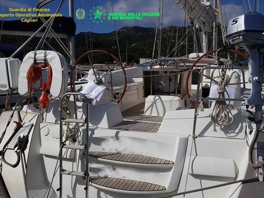 Запорираха луксозна яхта на български мениджър в Сардиния