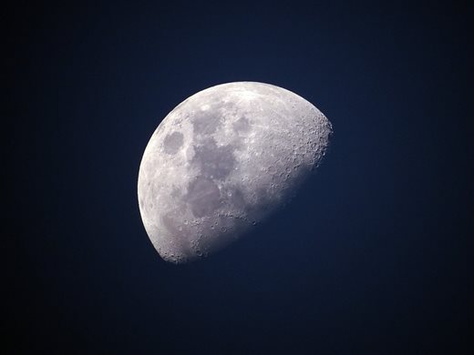 Индийската космическа агенция публикува първи кадри от Луната, заснети от "Чандраян-3"