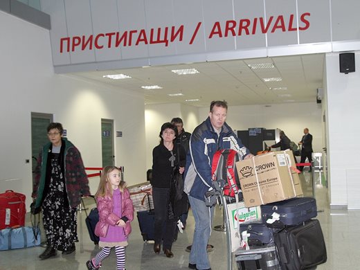 Китайска авиокомпания взе летище Пловдив за 35 г. (Обзор)