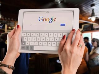 Търсачката на Google ще ограничи фалшивите сайтове
