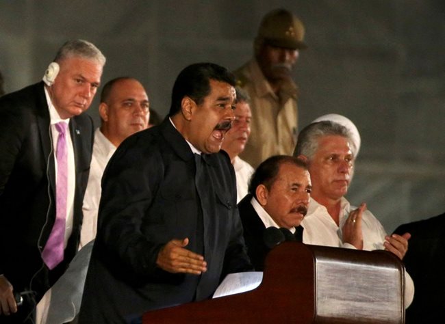 Президентът на Венецуела Николас Мадуро изнесе реч пред събралите се кубинци.