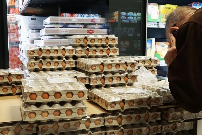 Яйцата се оказаха най-силно поскъпналата храна през миналата година и цената им почти се е удвоила.