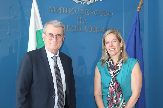 Христо Хинков и Кристина де Бройн СНИМКА: Пресцентър на Министерството на здравеопазването