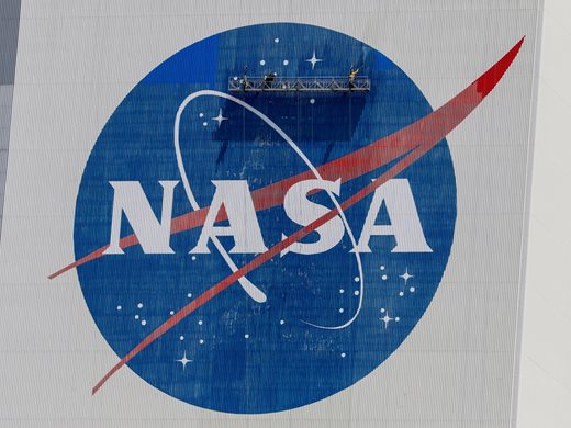 НАСА ще тества ракета за защита на Земята от астероиди