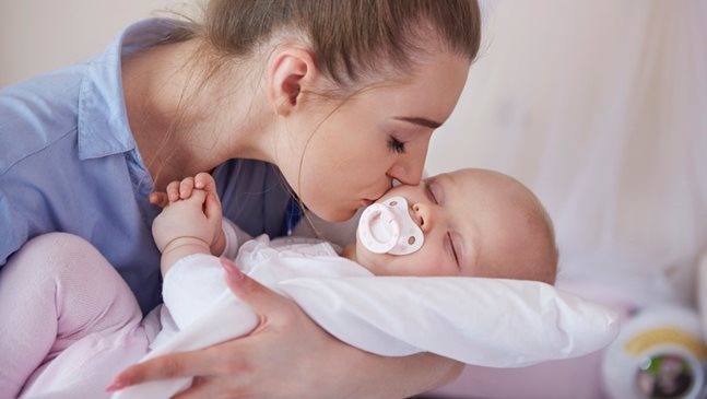 7 съвета за премахване на нощното хранене при бебето