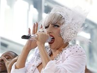 Lady GaGa се омъжила тайно