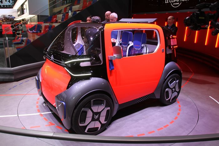 Електрическият концепт Citroen Ami One Concept може да се управлява от шофьори, които са навършили 16 години, и е чудесна алтернатива на градския транспорт. СНИМКИ: ГЕОРГИ ЛУКАНОВ