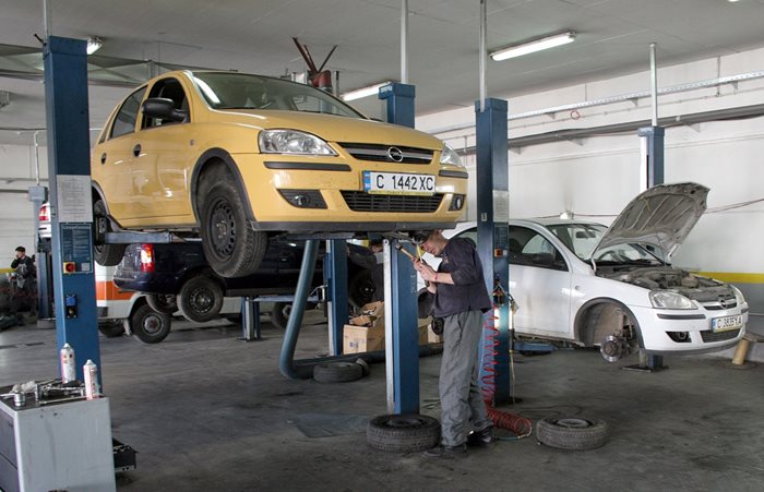 Фирмите за ремонт на автомобили и търговците на дребно ще получат общо 28 млн. лв. подпомагане.