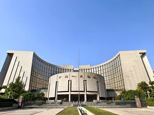 Китайската централна банка налива милиони в банковия сектор в страната