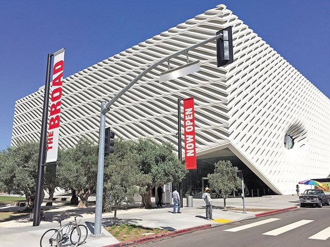 3. На 20 септември т.г. в Лос Анджелис врати отвори новият музей за съвременно изкуство „Дъ броуд“.
