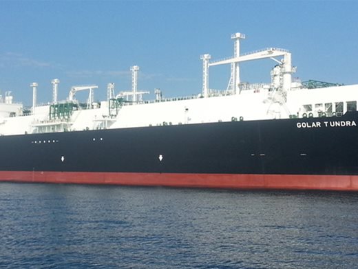 Италия купи кораб с втечнен газ, който ще замести една пета от руския метан