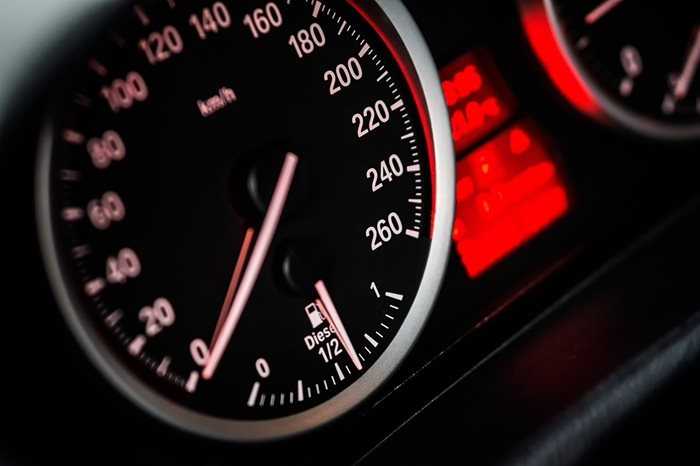 Скоростта, която се отчита на километража на автомобила, по принцип е по-висока от реалната скорост. СНИМКА: Pixabay