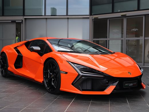 Разпродадоха за 2 г. напред хибрида Lamborghini Revuelto за 400 000 евро