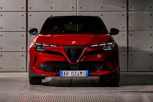 Новият кросоувър Alfa Romeo Milano вече се казва Junior. Снимка: Alfa Romeo