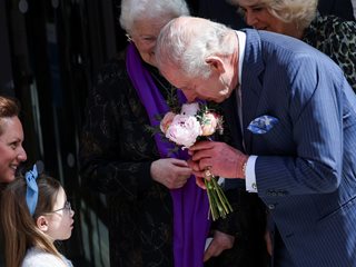 Крал Чарлз посети клиника за онкоболни в Лондон (Снимки)