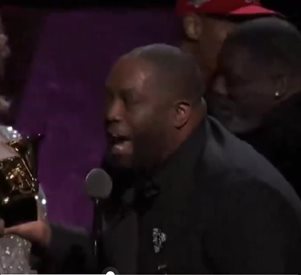 Арестуваха рапъра Килър Майк, след като спечели три награди "Грами" снощи (Видео)