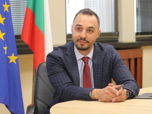 Министър Богданов откри нов завод за високотехнологични авточасти в Стара Загора