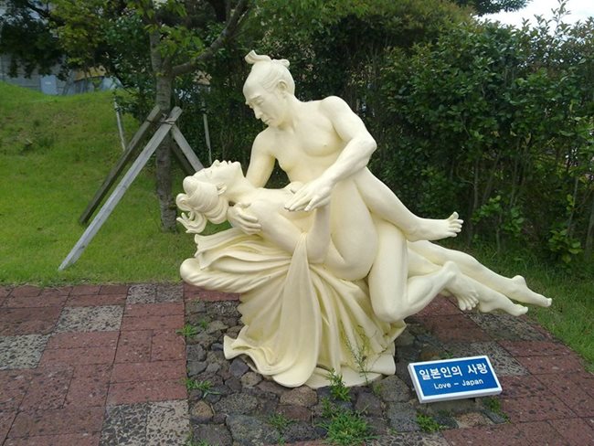 Скулптура в парка на секса Loveland на прочутия южнокорейски остров Джеджу