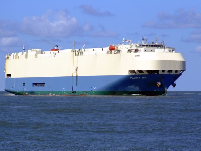 Корабът Felicity Ace потъна със стотици автомобили в океана миналата година. Снимка: фейсбук/Felicity Ace