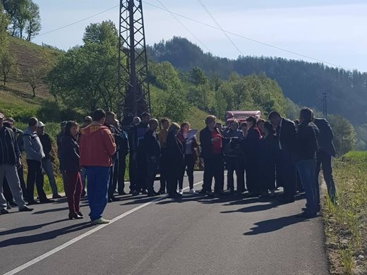 Гневни протести във Великотърновско срещу лошо състояние на международен път