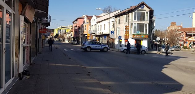 Центърът на Кюстендил е блокиран Снимка: Фейсбук/ Забелязано в Кюстендил
