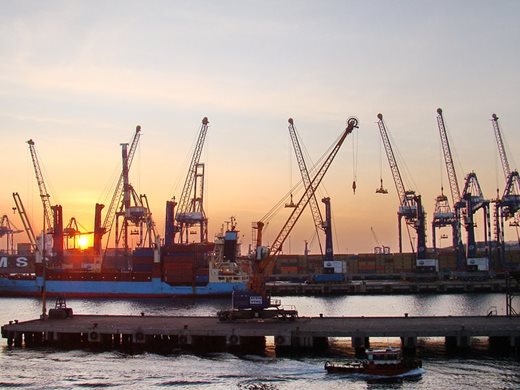 Гърция продаде 67% от акциите на пристанище Солун