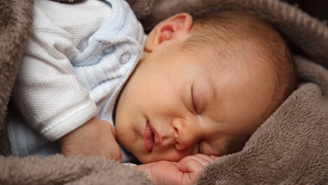 Как несъзнателно пречим на бебето да спи по-дълго