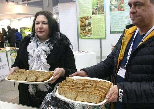 Новият здравословен хляб на Института по криобиология е една от новостите на мегафорума за агробизнес, храни и вино, който се провежда в Пловдив