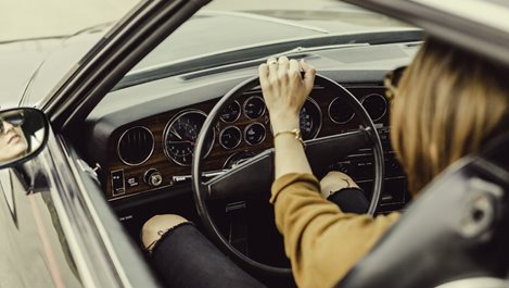 9 опасни неща, които не бива да правим в колата