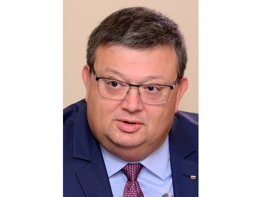 Комисията на Цацаров откри конфликт на интереси при 3-ма кметове и шефа на РДНСК-Бургас
