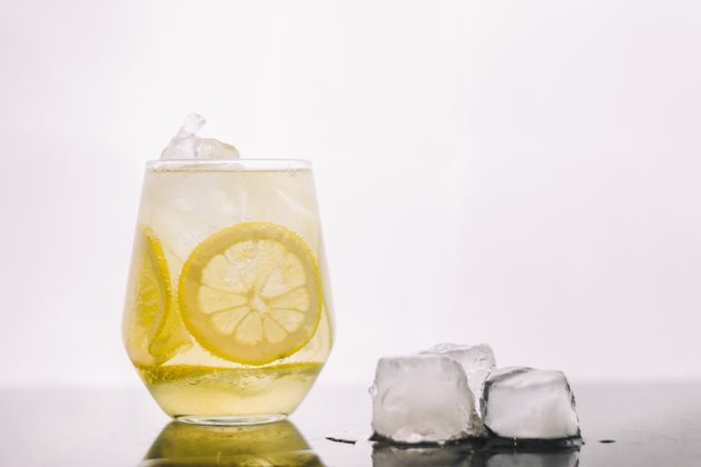 Водата с лимон може да увреди зъбния
СНИМКА: Pixabay