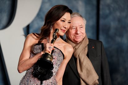 Михаел Шумахер събрал носителката на "Оскар" Мишел Йео и Жан Тод