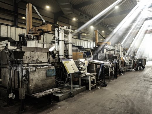 НСИ: Промишленото производство в България спада с 9,7% на годишна база