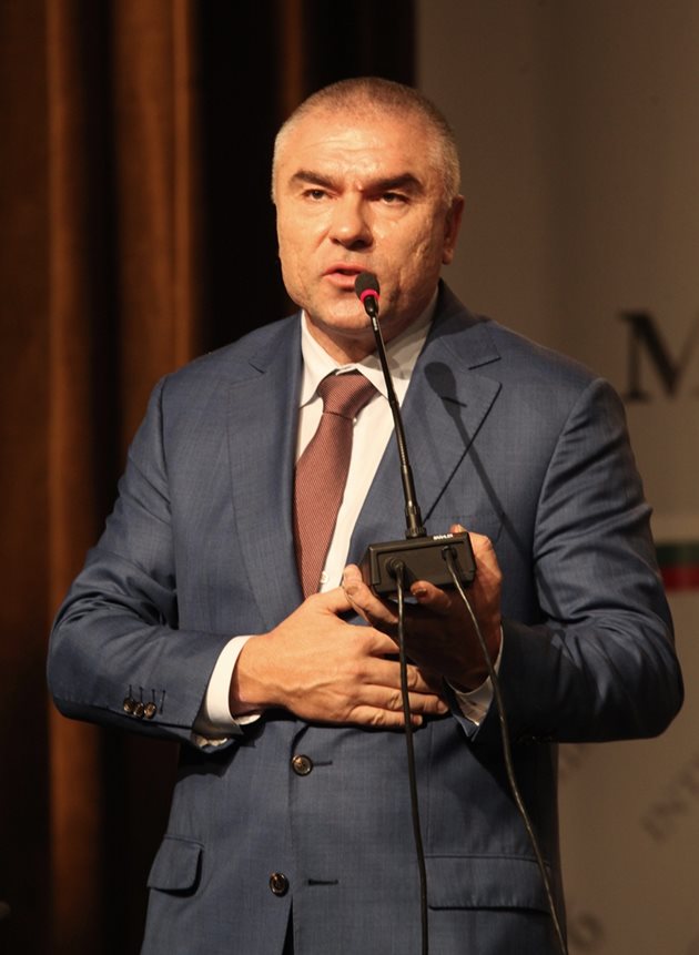 Твърденията на Веселин Марешки, че печели от бизнеса с горива, не се покриват с данните от финансовия отчет на “Трейднет Варна”.