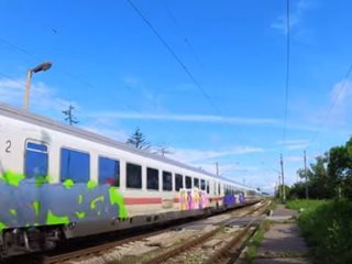 "Украса" с графити върху новите вагони, нашарили ги на път за България. У нас ще ги чистят, но трудно