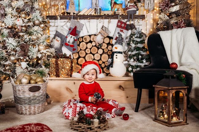 Лъчезар Тодоров (1 година и 5 месеца) от Кюстендил си пожелава за Коледа много играчки, за да има за всички деца около него.