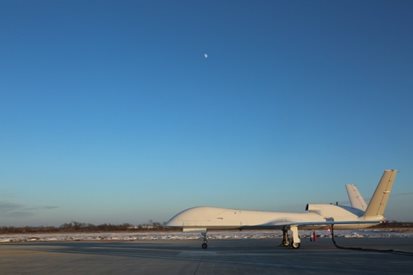 Китайският военен безпилотен самолет WJ-700 извърши успешно първи летателен тест