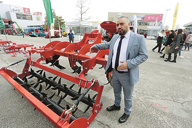 Инж. Рашид Узунов, агробизнесмен на България за 2023 г. разказва за нов разрохквач, произведен от „Раломекс"