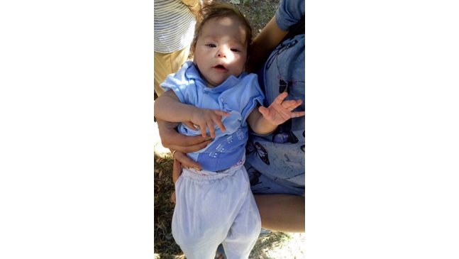 Намериха бебе, изоставено в столичния квартал "Младост 1", издирват родителите (Снимки)