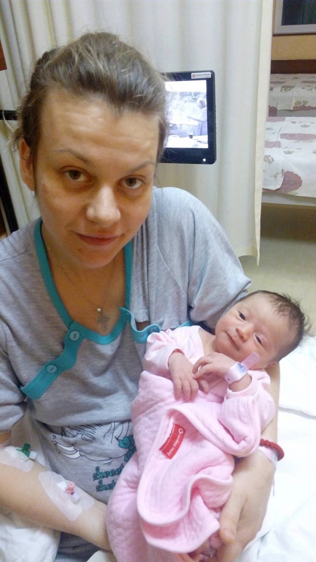 Росица Кермекчиева и бебе Вероника